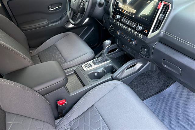 New 2026 Nissan Frontier SV w/ Tow Package AWD/4WD image 16