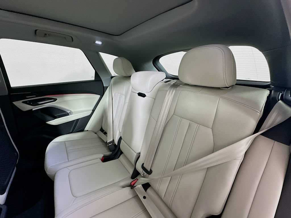 Used 2025 Audi Q5 Premium Plus AWD/4WD image 17