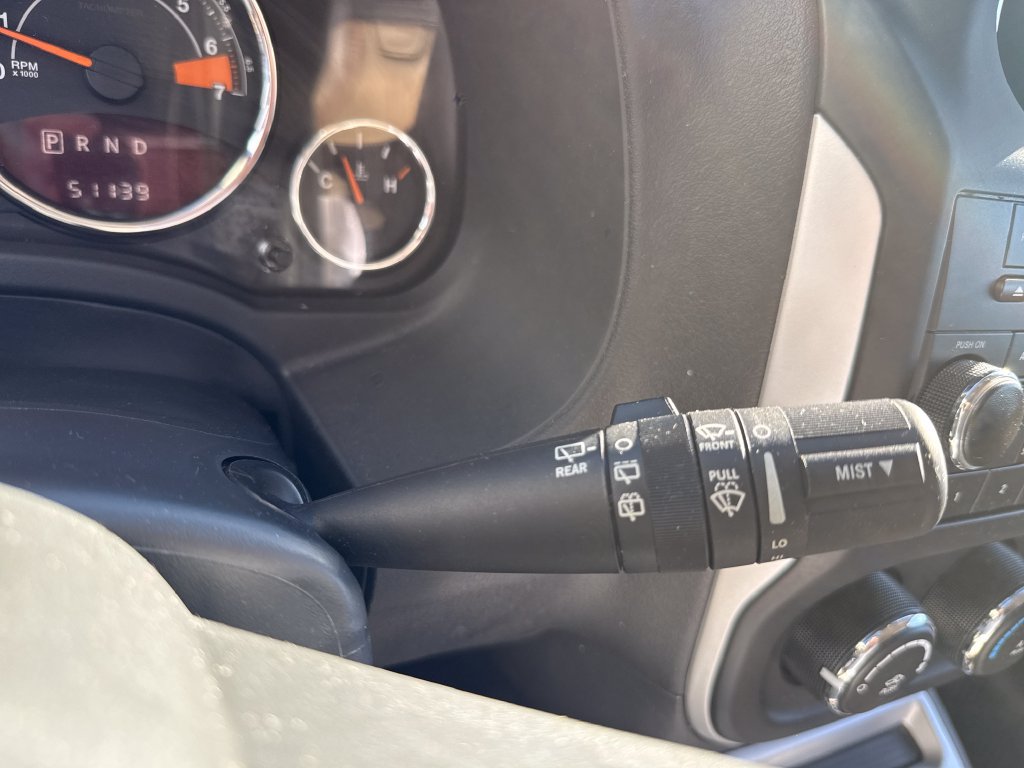 Used 2017 Jeep Compass Latitude FWD image 20
