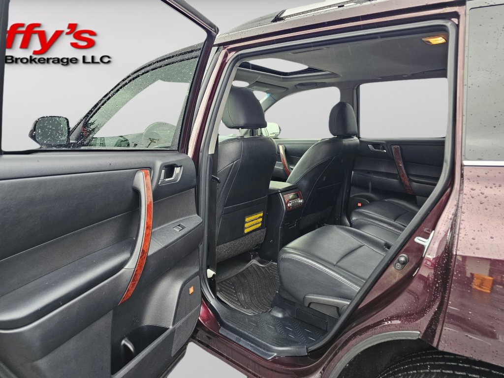 Used 2013 Toyota Highlander Limited AWD/4WD image 23