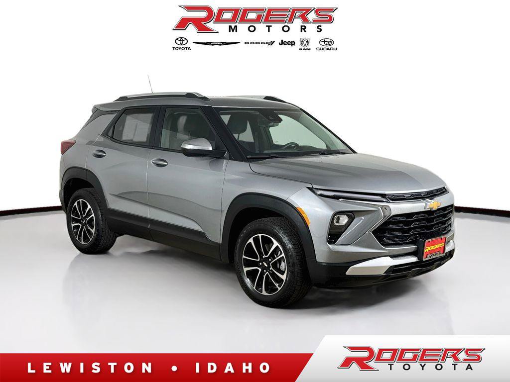 Used 2025 Chevrolet TrailBlazer LT w/ Driver Confidence Package AWD/4WD image 1