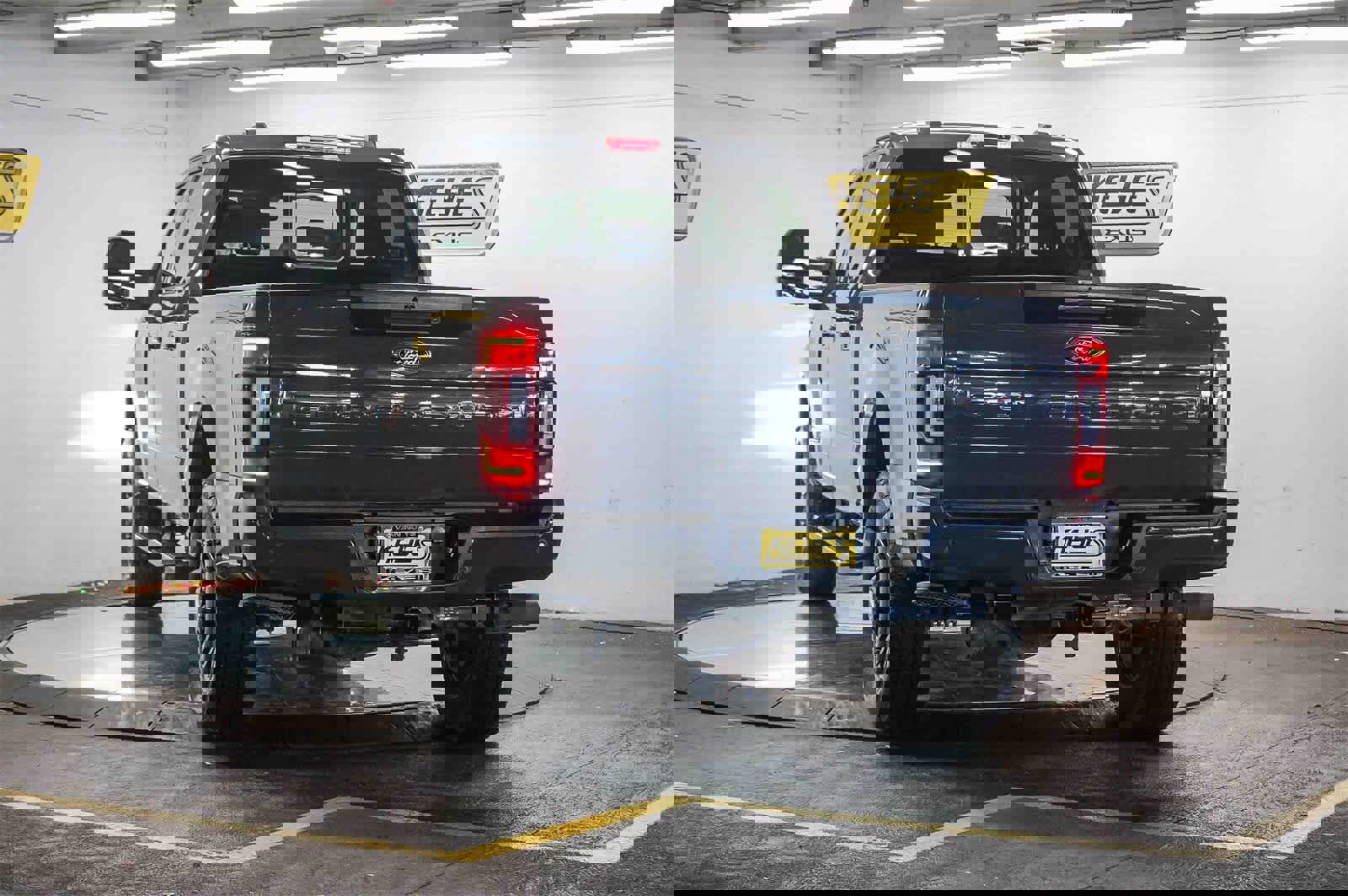 Used 2021 Ford F250 Lariat image 2