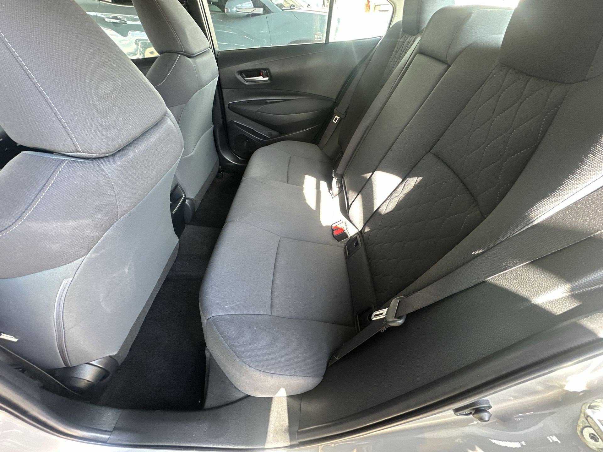 Used 2020 Toyota Corolla LE image 27