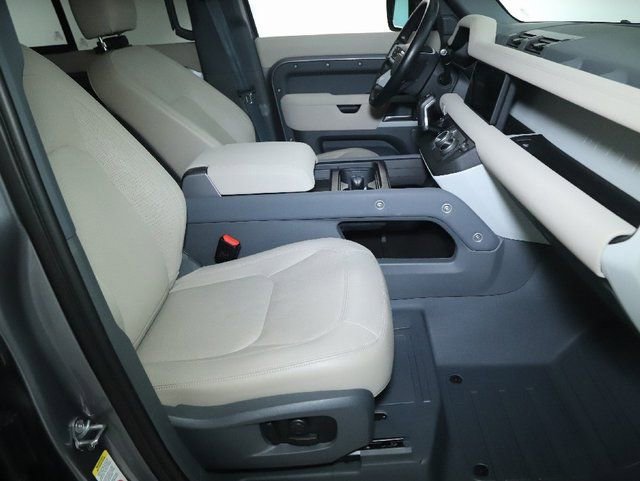 Used 2023 Land Rover Defender 110 SE image 30