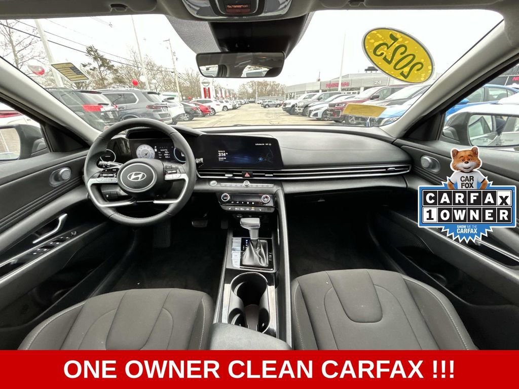 Used 2025 Hyundai Elantra SEL FWD image 16