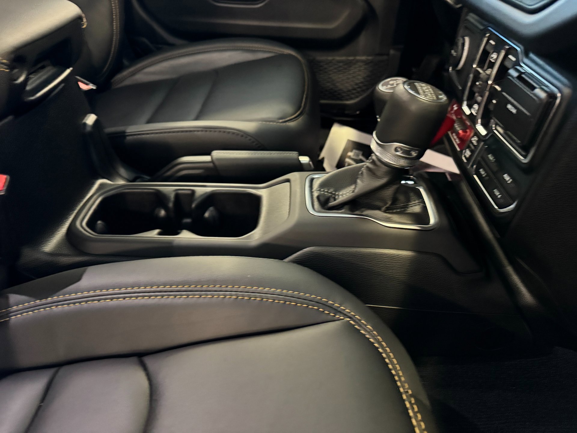 Used 2024 Jeep Wrangler Unlimited Rubicon 392 image 29