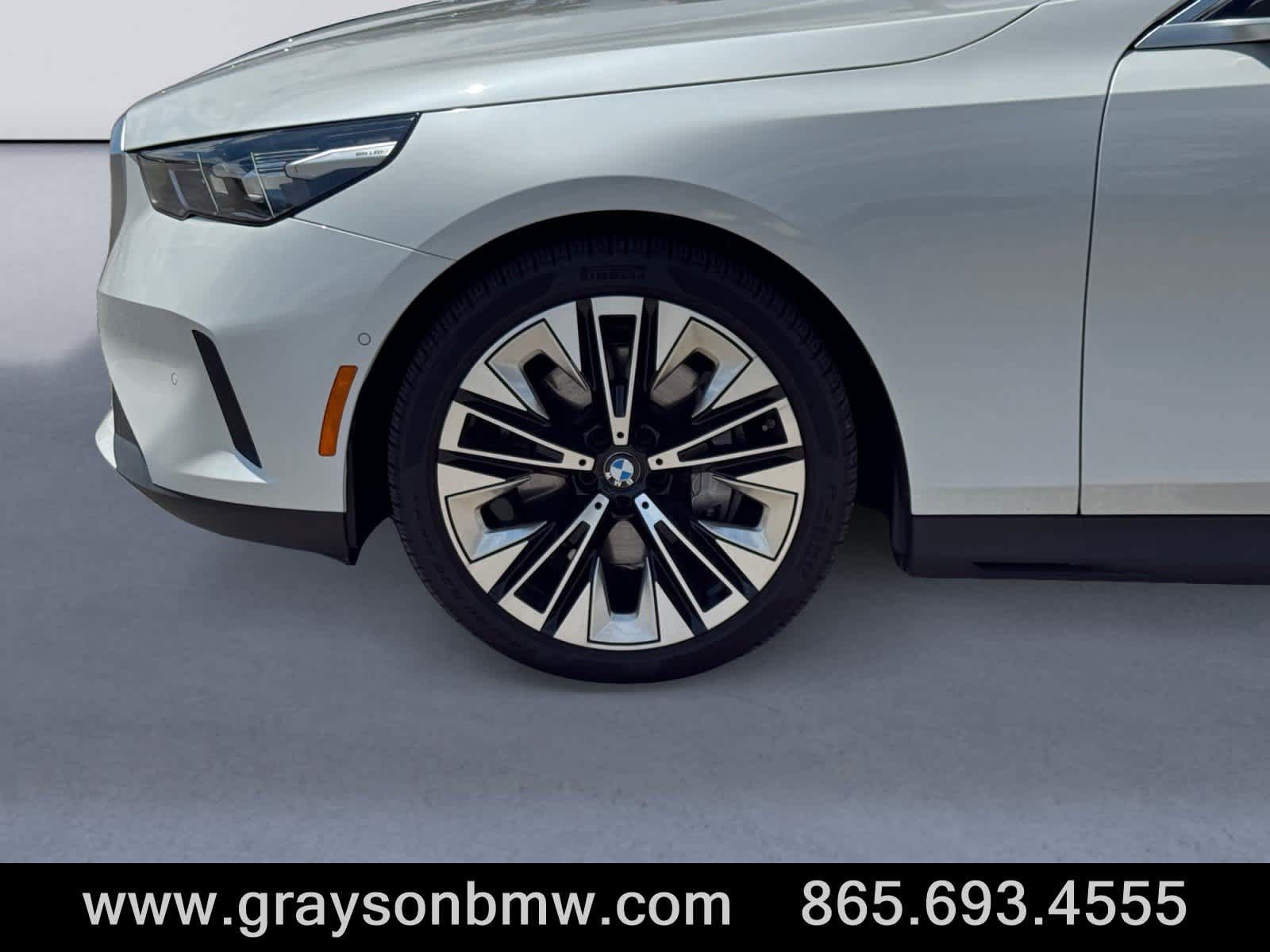 Used 2026 BMW 540i xDrive AWD/4WD image 9