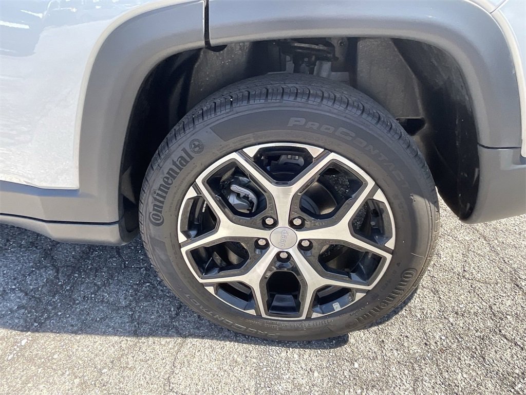 Used 2024 Jeep Compass Limited image 8