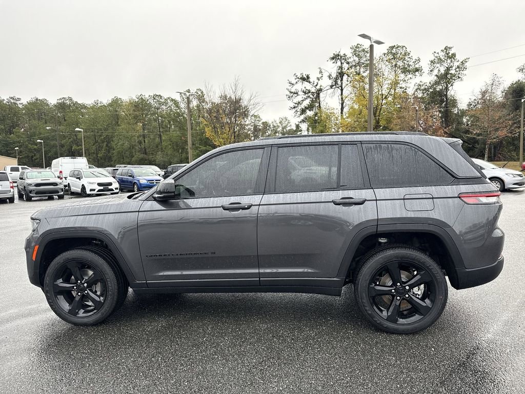 New 2025 Jeep Grand Cherokee Altitude image 6