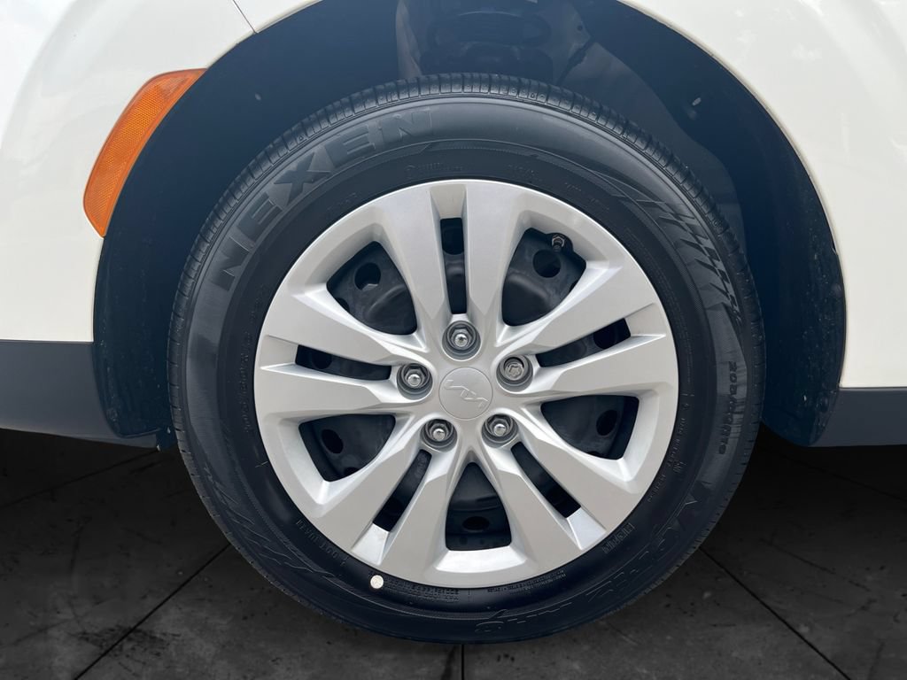 Certified 2025 Kia Soul LX FWD image 14