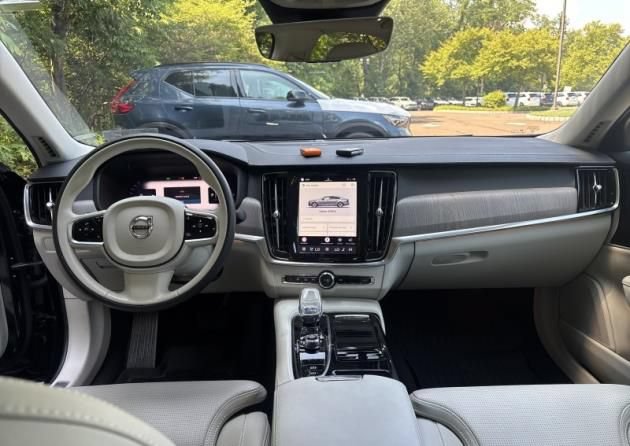 Used 2024 Volvo S90 T8 Ultimate AWD/4WD image 7