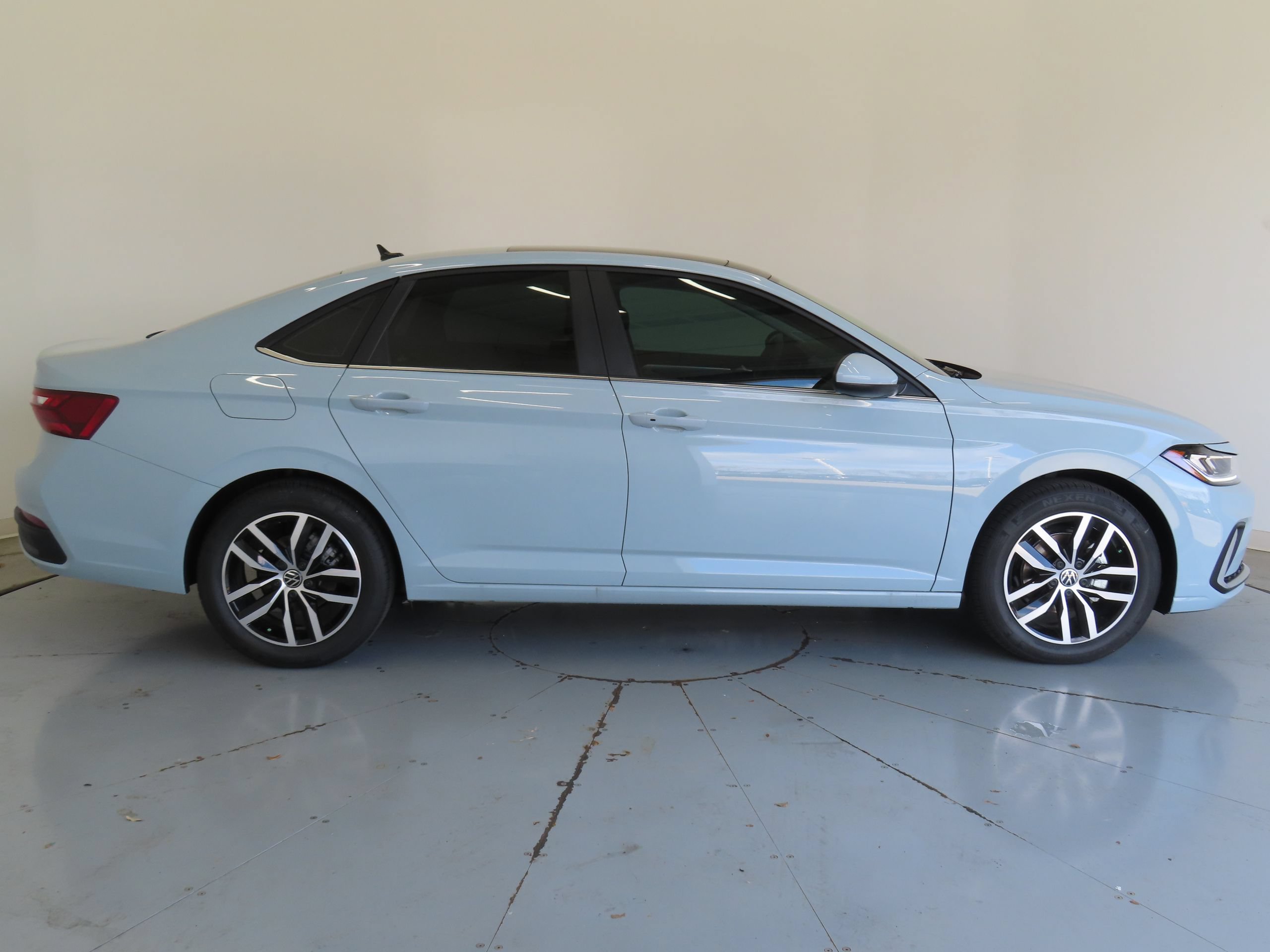 New 2026 Volkswagen Jetta SE FWD image 2