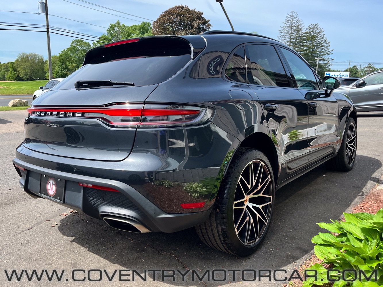 Used 2022 Porsche Macan AWD/4WD image 5