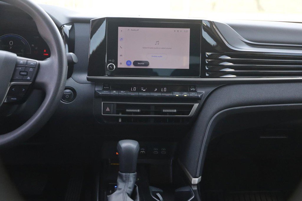 Used 2025 Toyota Camry LE image 24