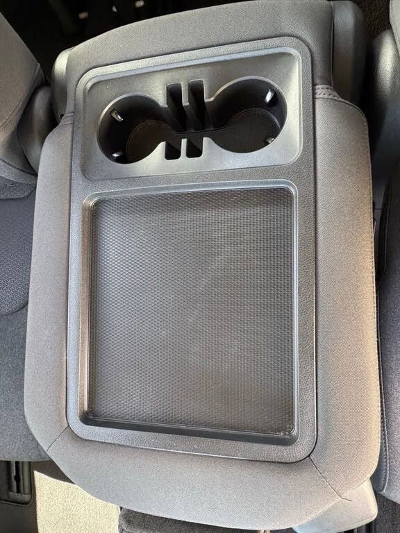 Used 2022 Kia Carnival LX FWD image 27