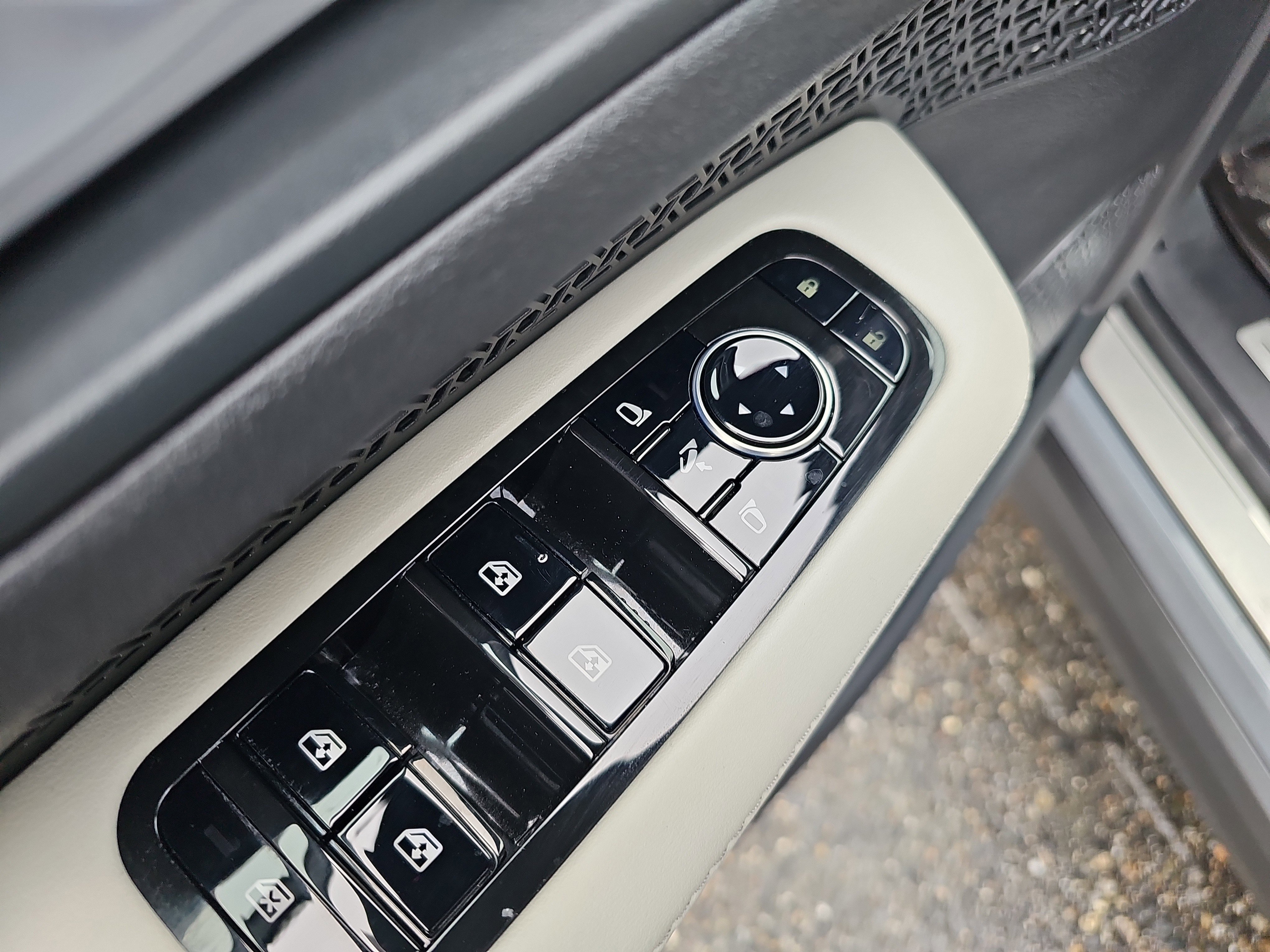 Certified 2025 Nissan Ariya EVOLVE+ image 20