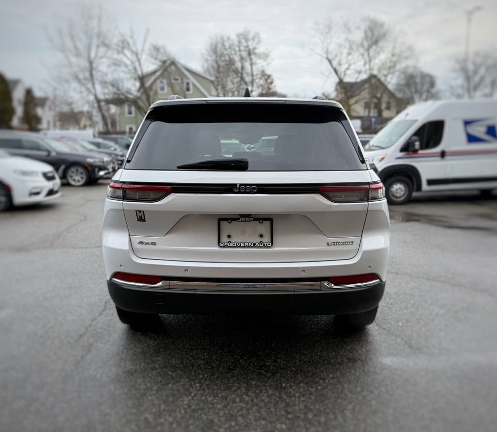 Used 2023 Jeep Grand Cherokee Laredo image 10