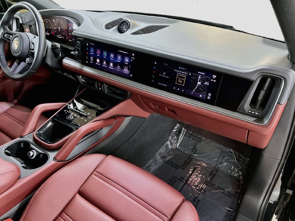 Certified 2026 Porsche Cayenne Coupe AWD/4WD image 31