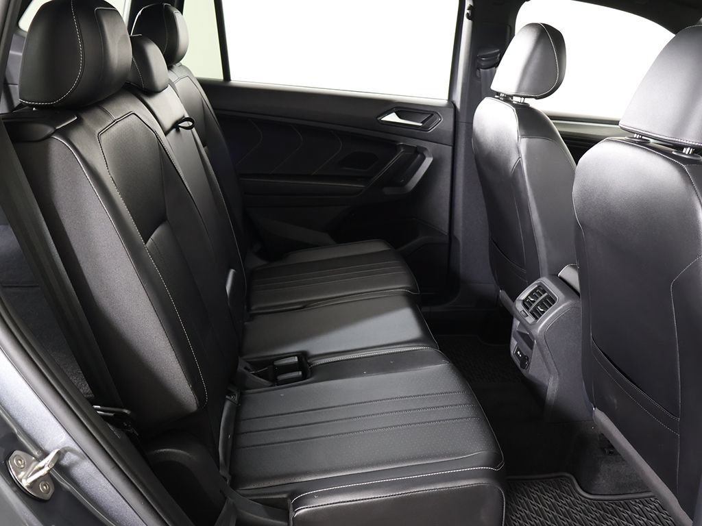 Used 2024 Volkswagen Tiguan SE R-Line FWD image 36