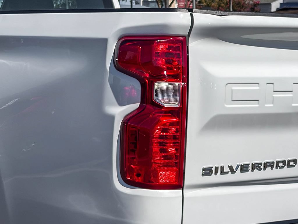 Used 2025 Chevrolet Silverado 1500 W/T RWD image 4