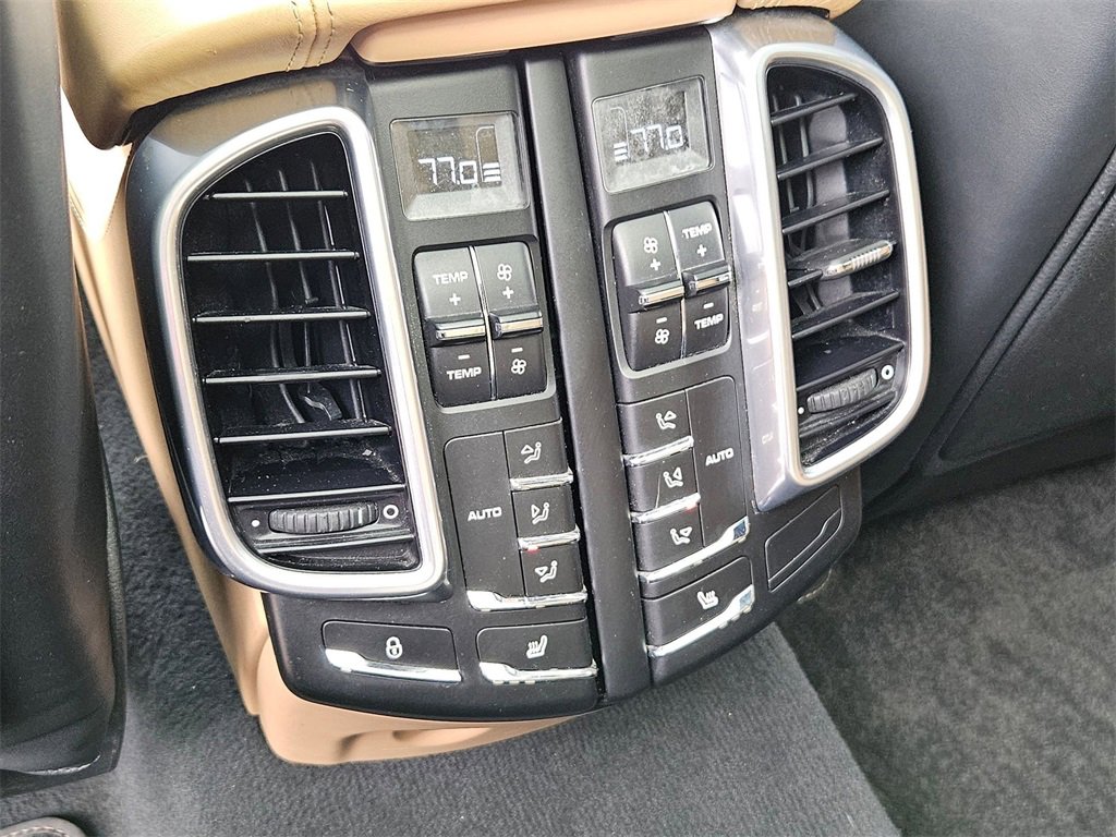 Used 2014 Porsche Cayenne Turbo image 24