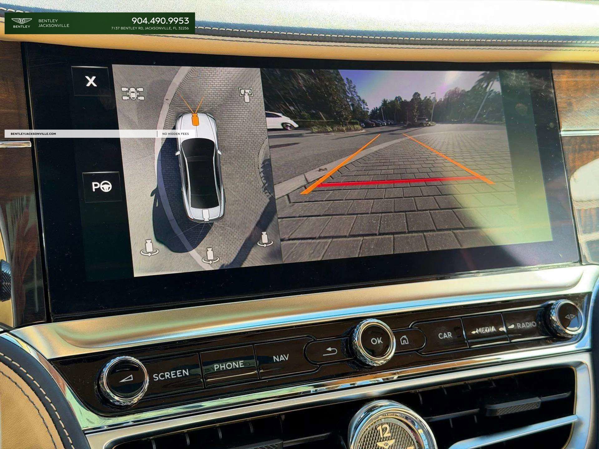 Used 2025 Bentley Flying Spur Plug-In Hybrid image 22