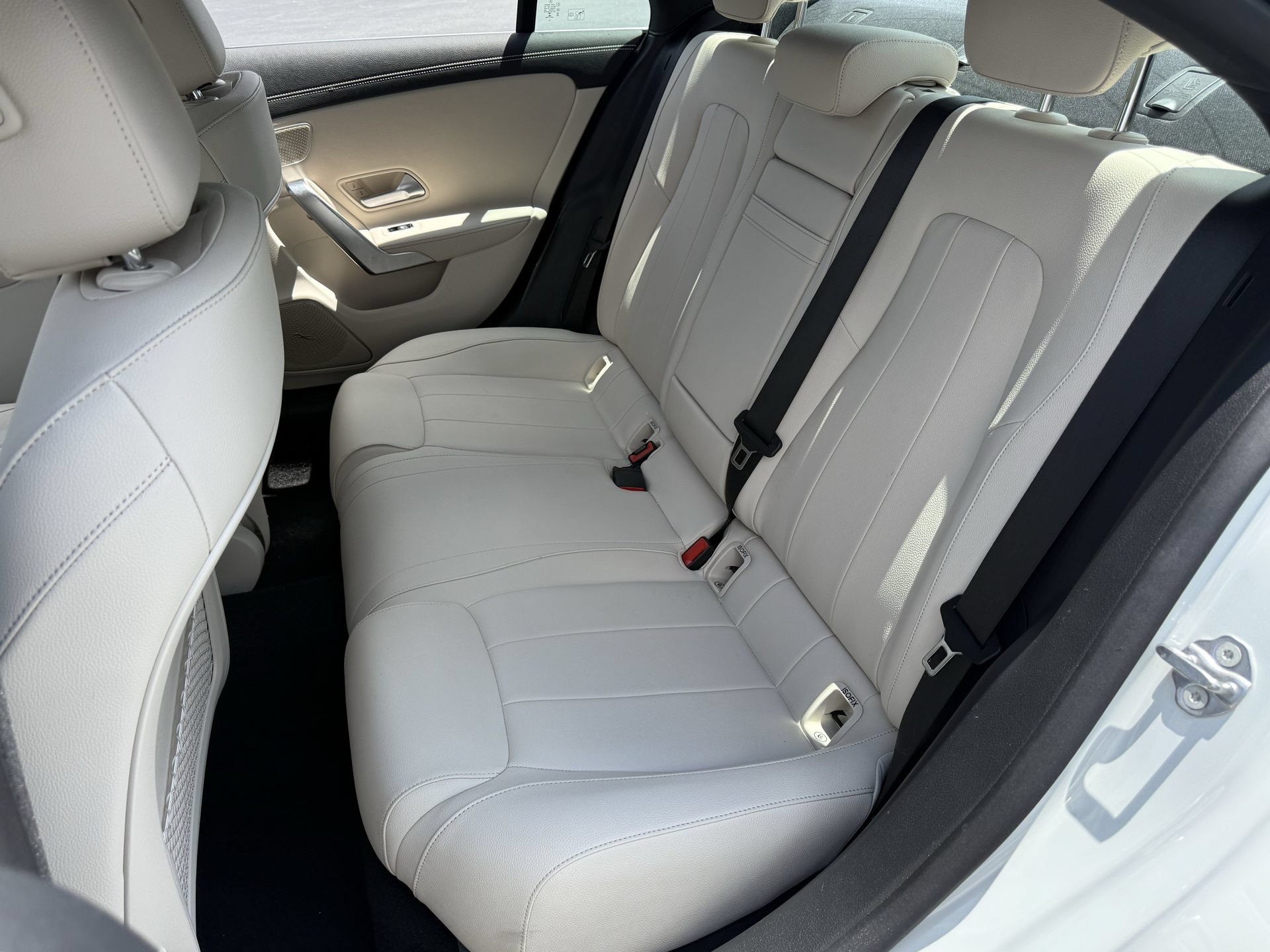 Used 2023 Mercedes-Benz CLA 250 4MATIC w/ Premium Package image 16