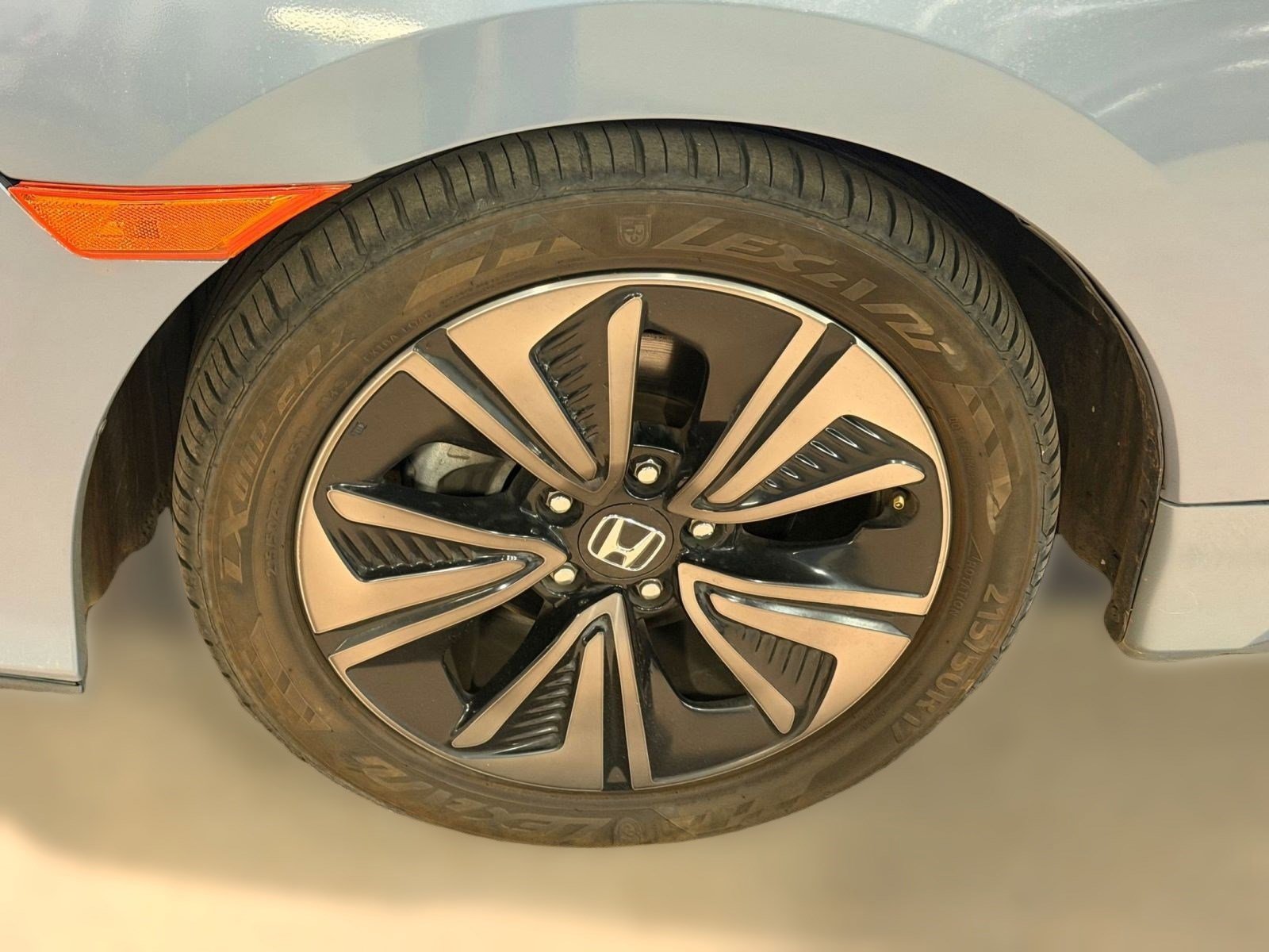 Used 2018 Honda Civic EX image 9