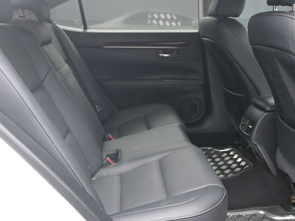 Used 2016 Lexus ES 350 w/ Premium Package w/Wood Trim image 11