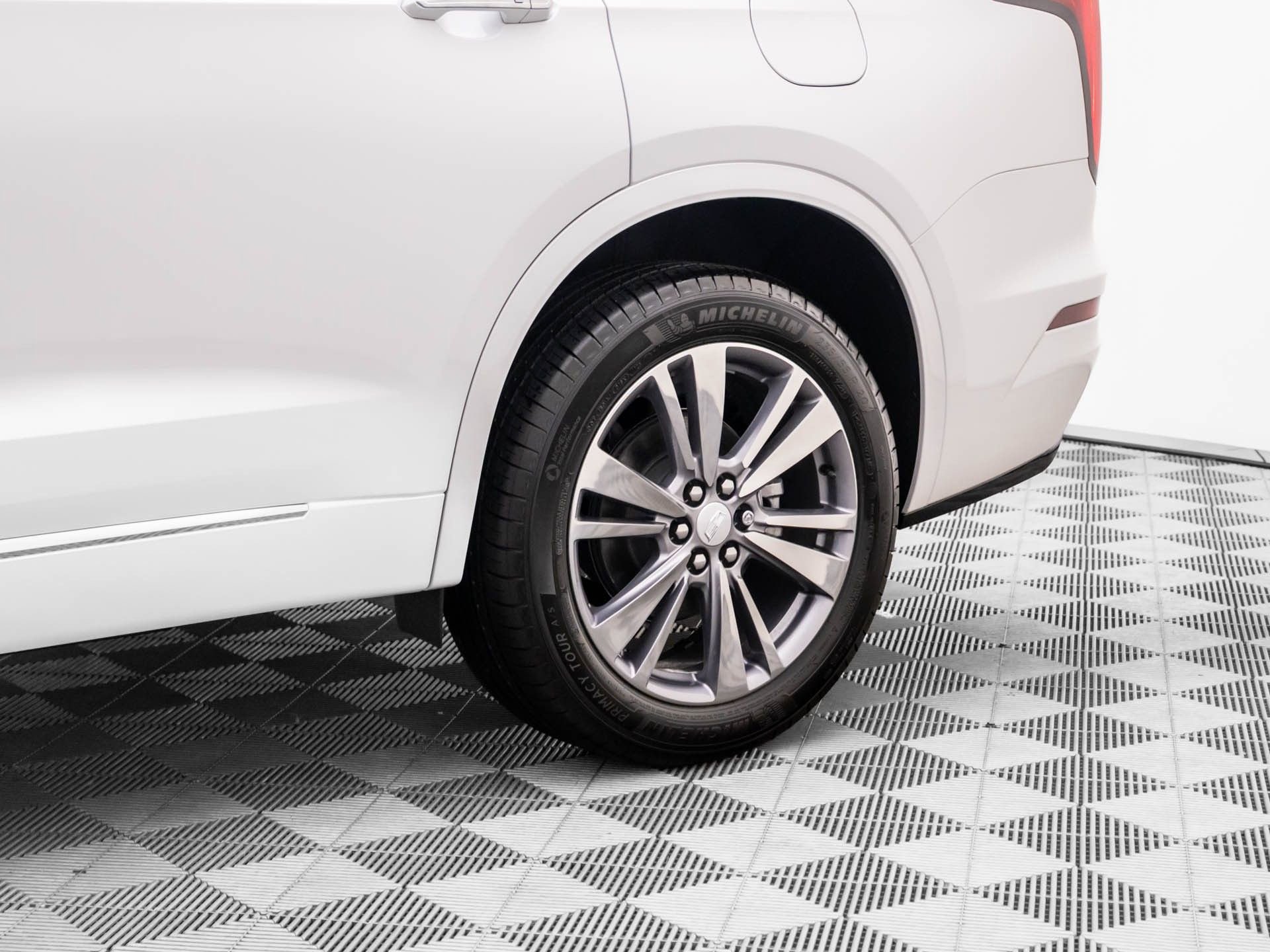 New 2025 Cadillac XT6 Premium Luxury image 32