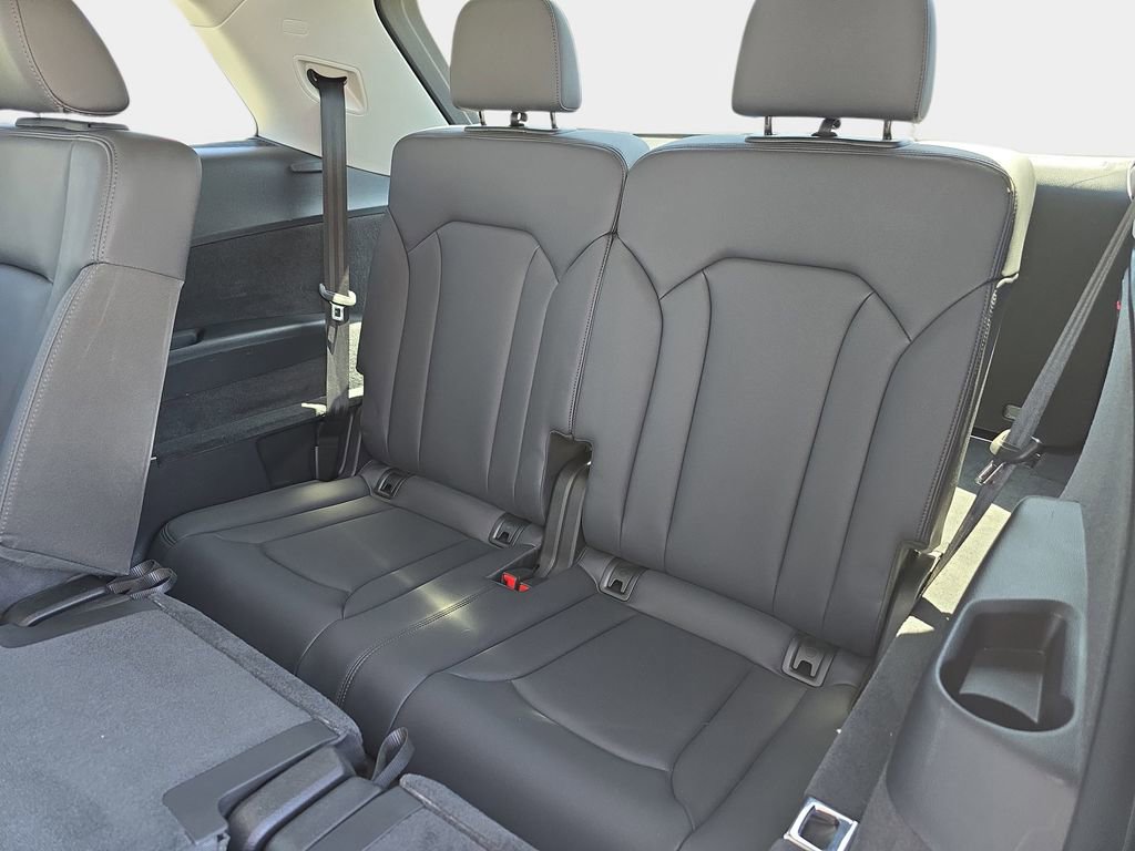 Used 2023 Audi Q7 3.0T Premium Plus AWD/4WD image 16