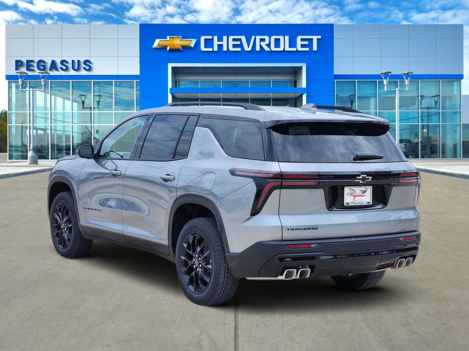 New 2026 Chevrolet Traverse LT w/ Midnight/Sport Edition FWD image 5