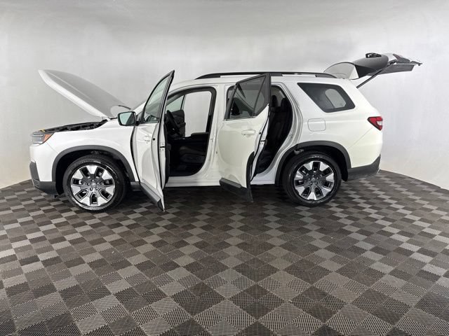 Used 2026 Honda Pilot Elite image 11