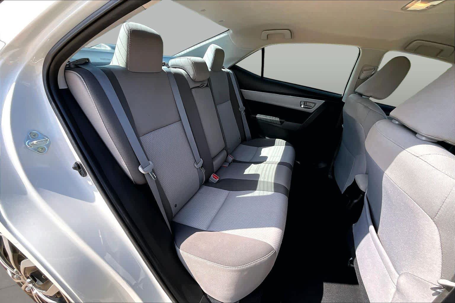 Used 2017 Toyota Corolla LE FWD image 19