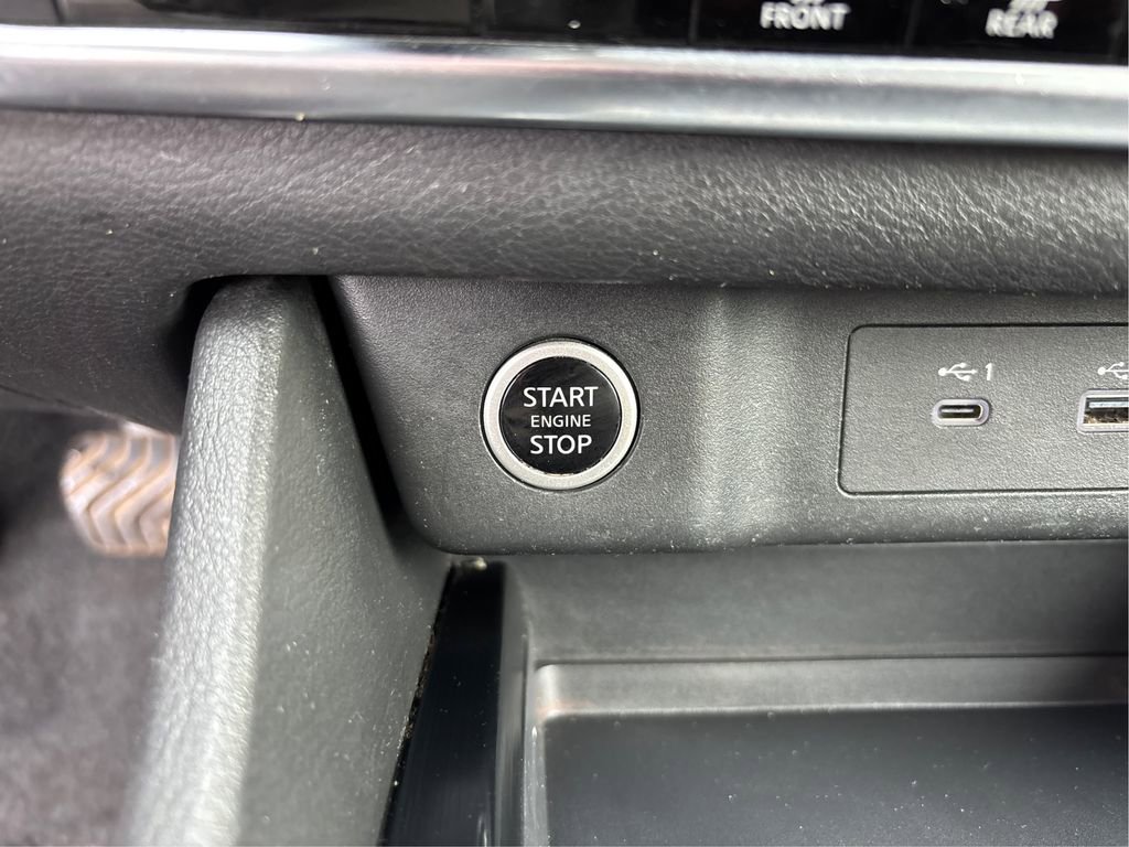 Used 2023 Nissan Rogue SV image 28