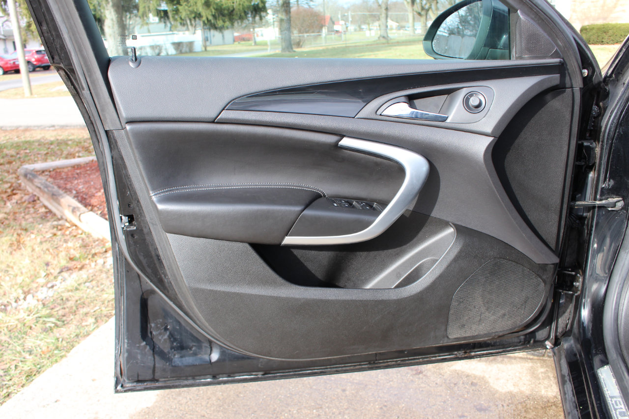 Used 2012 Buick Regal Leather image 12