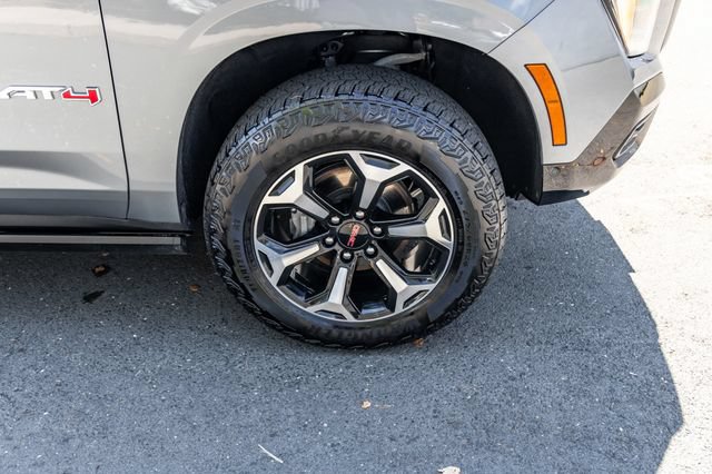 Used 2026 GMC Yukon AT4 w/ AT4 Premium Plus Package AWD/4WD image 7