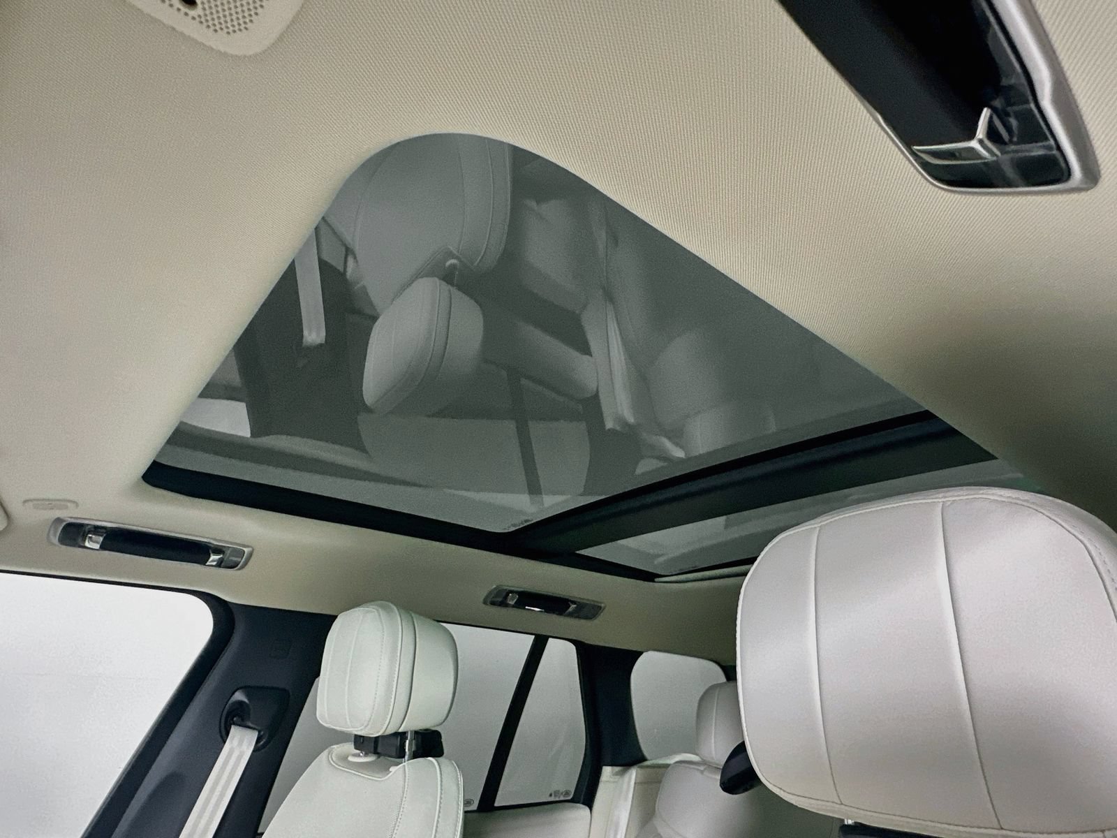 New 2026 Land Rover Range Rover SE AWD/4WD image 29
