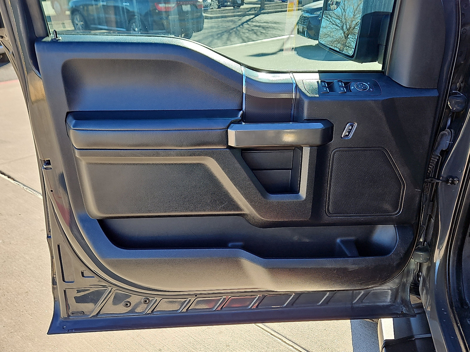 Used 2017 Ford F150 XLT w/ Equipment Group 302A Luxury image 12