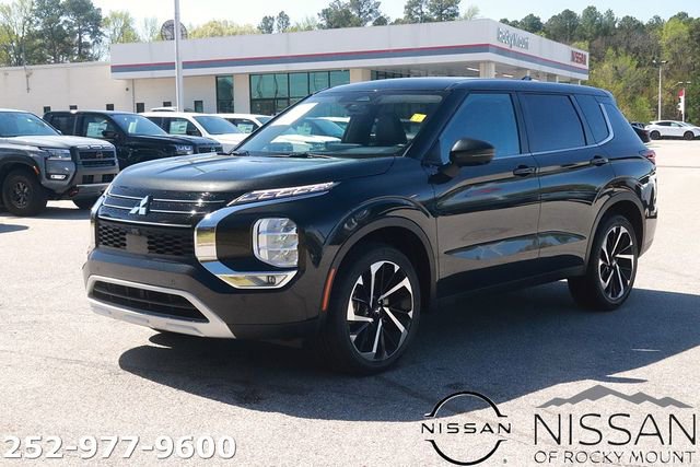 Used 2024 Mitsubishi Outlander SE image 3