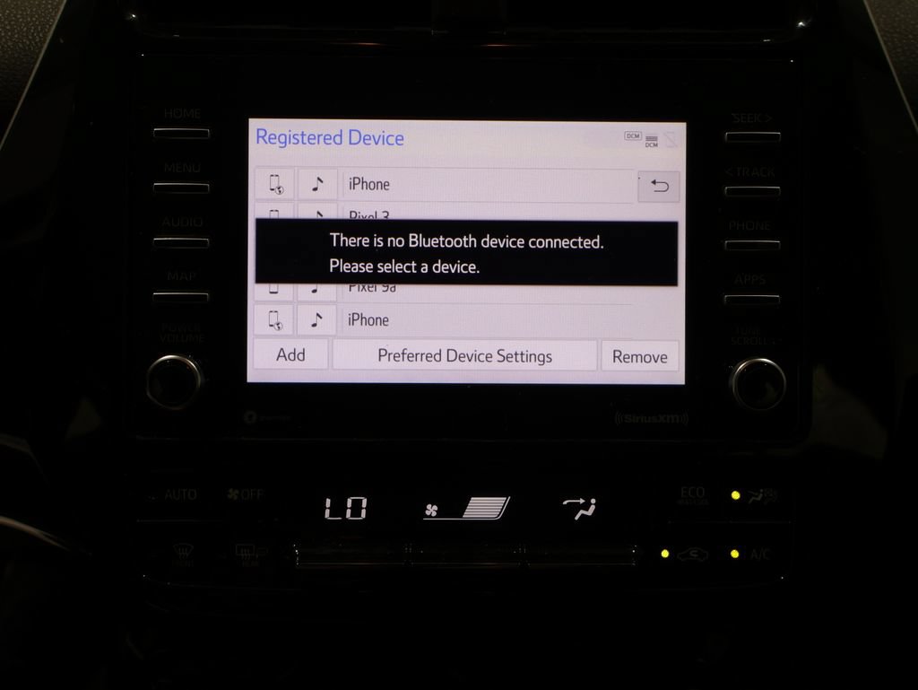Used 2022 Toyota Prius LE AWD/4WD image 28