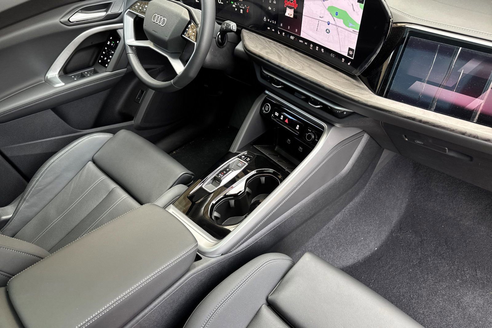 New 2025 Audi Q5 Prestige image 13