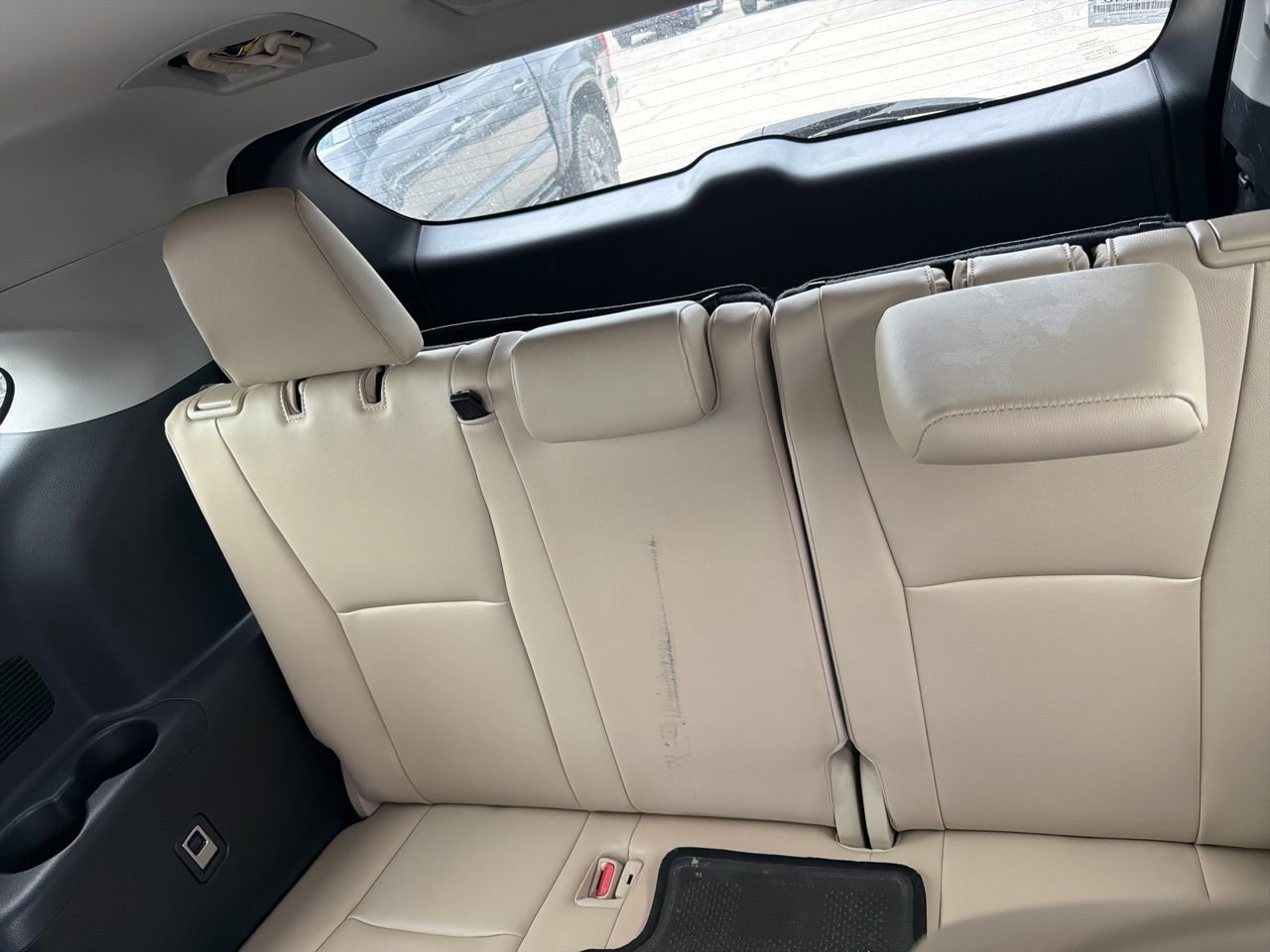 Used 2021 Toyota Highlander XLE image 10