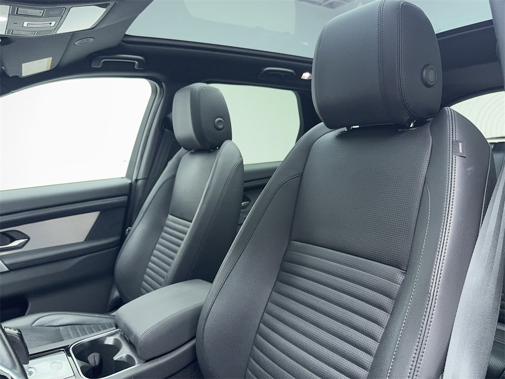 Used 2023 Land Rover Discovery Sport SE image 38