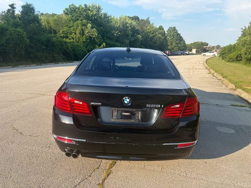Used 2014 BMW 528i xDrive Sedan AWD/4WD image 3