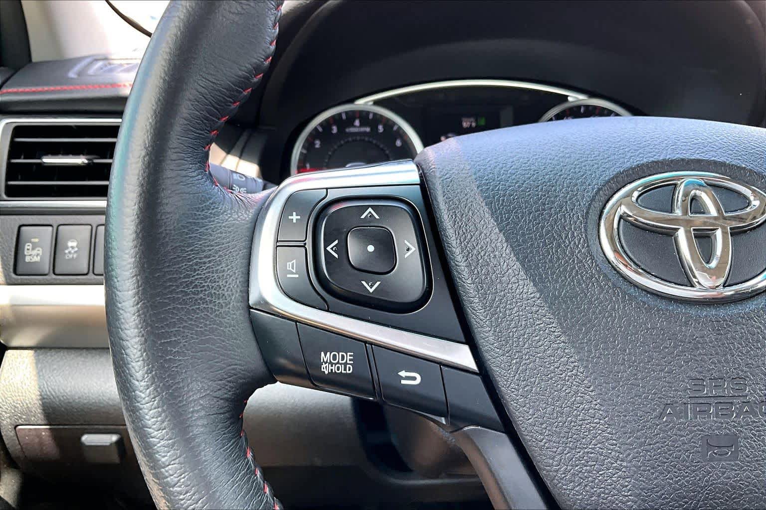 Used 2017 Toyota Camry XSE w/ Moonroof Package FWD image 24