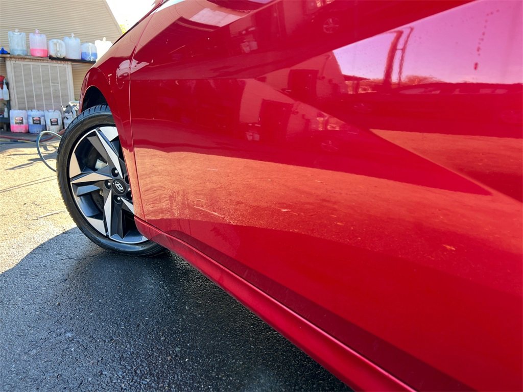 Used 2023 Hyundai Elantra Limited image 36