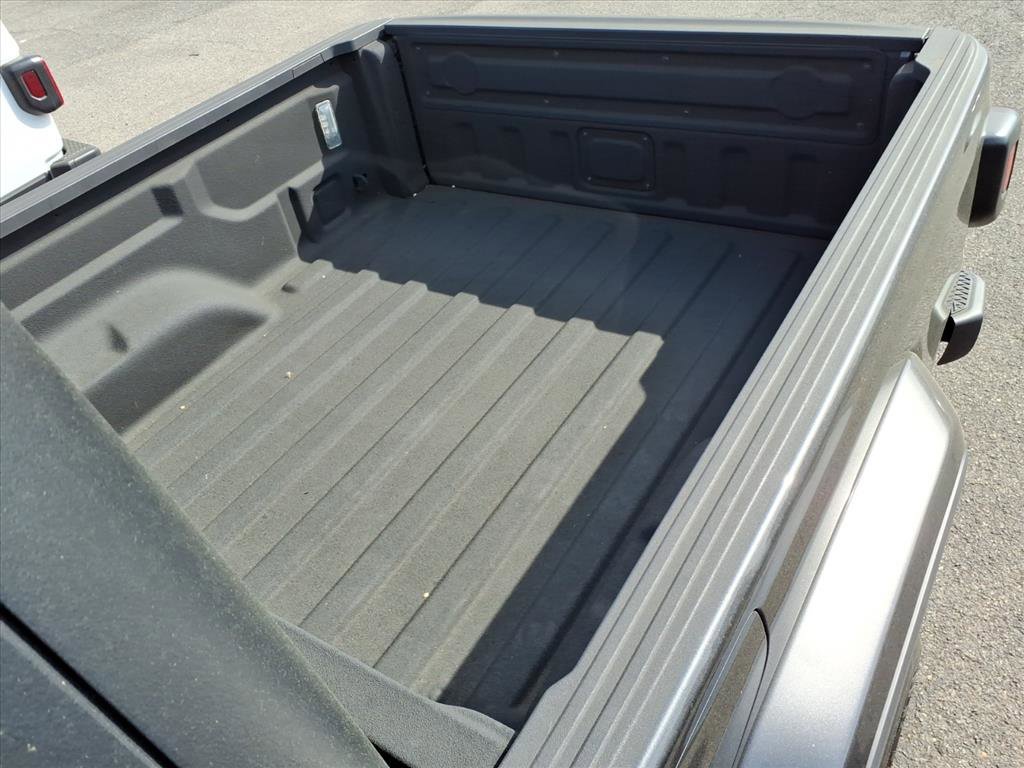 Used 2022 Jeep Gladiator Sport AWD/4WD image 3