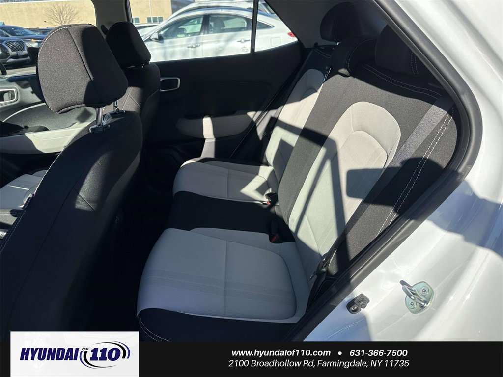 Used 2025 Hyundai Venue SEL image 19