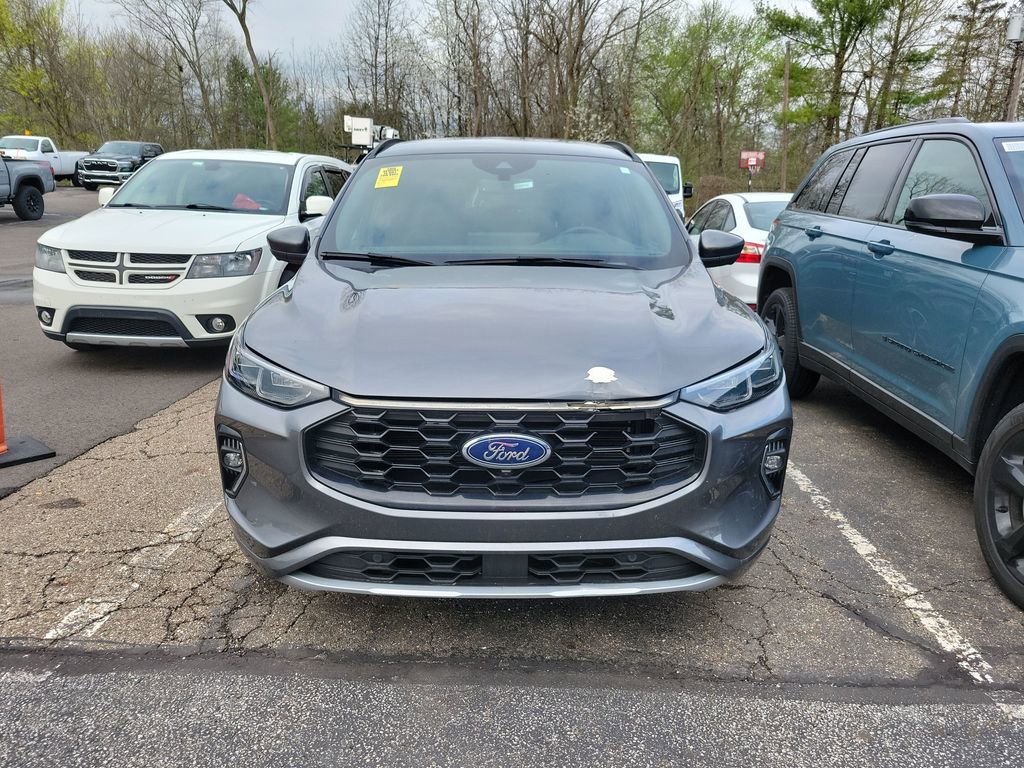 Used 2023 Ford Escape ST-Line Elite image 2